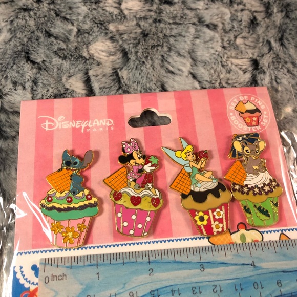 New Disney Parks Cupcake pins Booster set - Picture 7 of 8